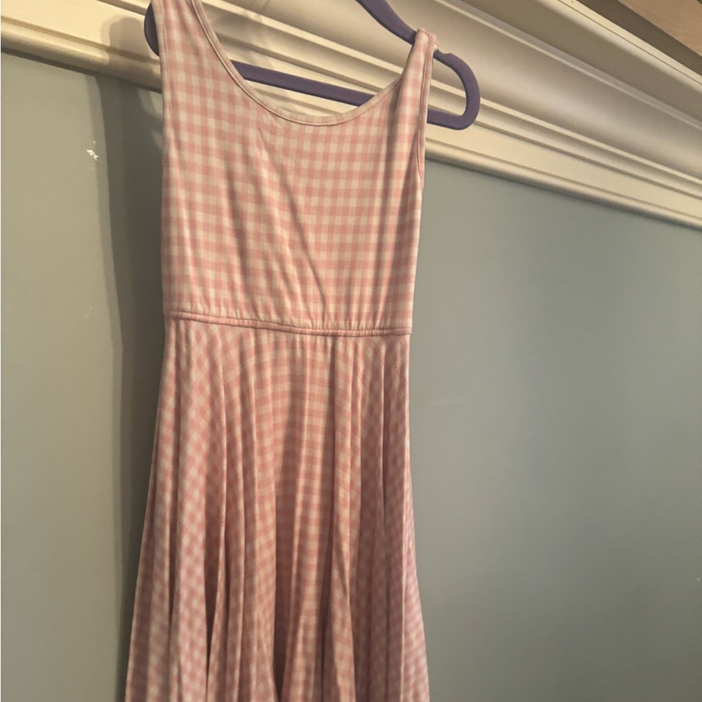 Size 8  Omni jo hug due to slight fading and not first owner